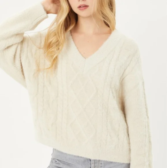Ivory V neckline sweater - Picture 1 of 6